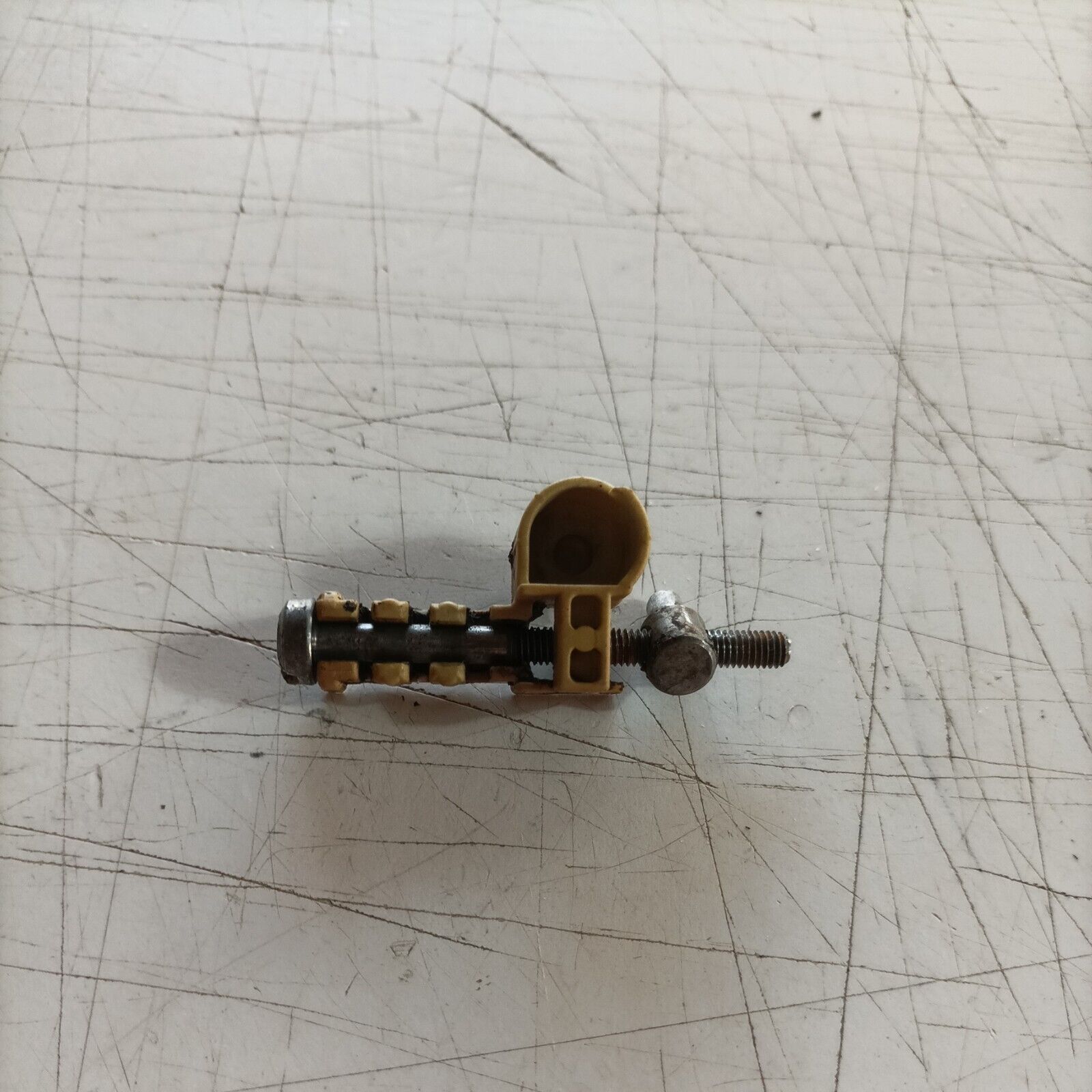 REGISTRO TENDI TENSIONATORE CATENA PER MOTOSEGA STIHL 018 / MS 170 180 017 usato