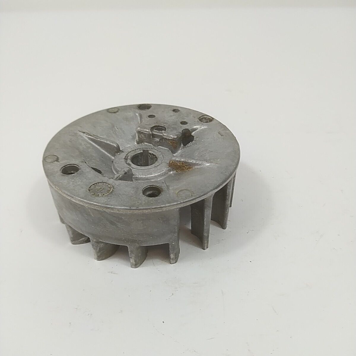 ricambi VOLANO DI AVVIAMENTO per motosega ALPINA SILVER 40 castor 330 338 usati