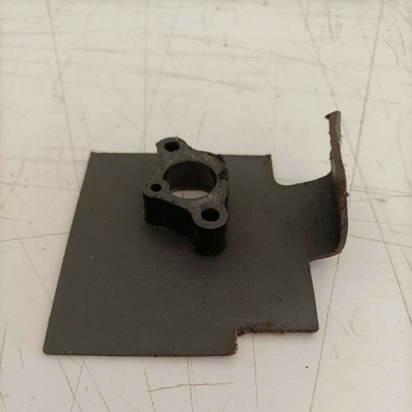 COLLETTORE ASPIRAZIONE CARBURATORE ORIGINALE PER MOTOSEGA CASTOR 330 ANTIVIB