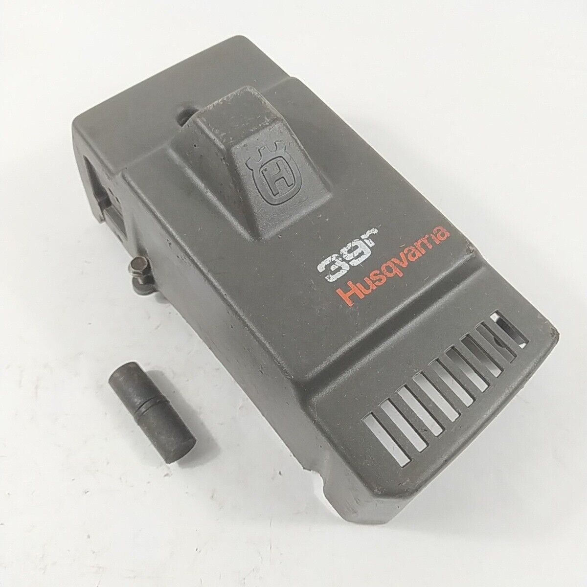 Ricambi per DECESPUGLIATORE HUSQVARNA 39 R usati COPERCHIO MOTORE COPRI CILINDRO