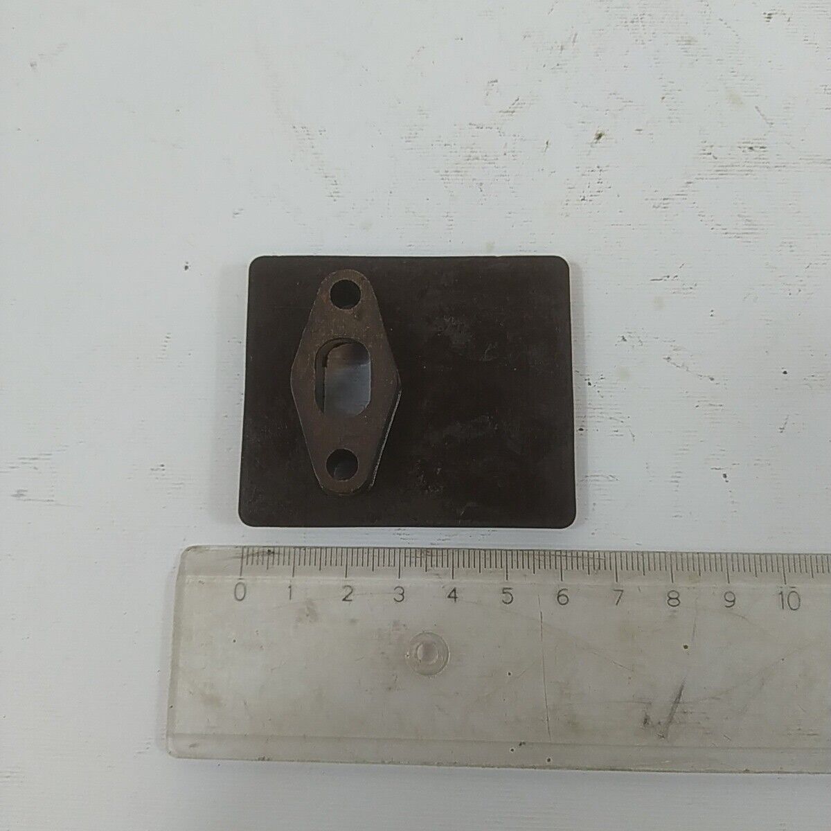 ricambio FLANGIA COLLETTORE CARBURATORE usato per decespugliatore KAWASAKI TD 33