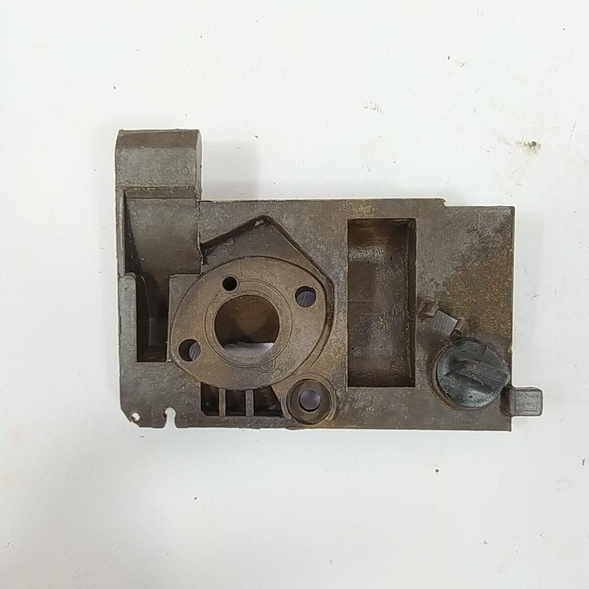 FLANGIA COLLETTORE CARBURATORE per motosega OLEOMAC 240 ricambi usati