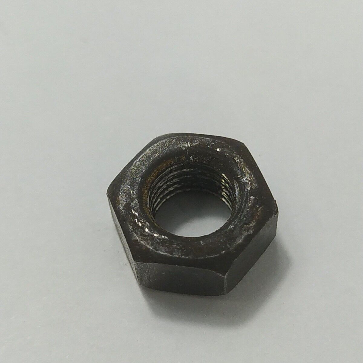 Ricambi DECESPUGLIATORE HUSQVARNA 39 R usati DADO bullone VOLANO DI ACCENSIONE