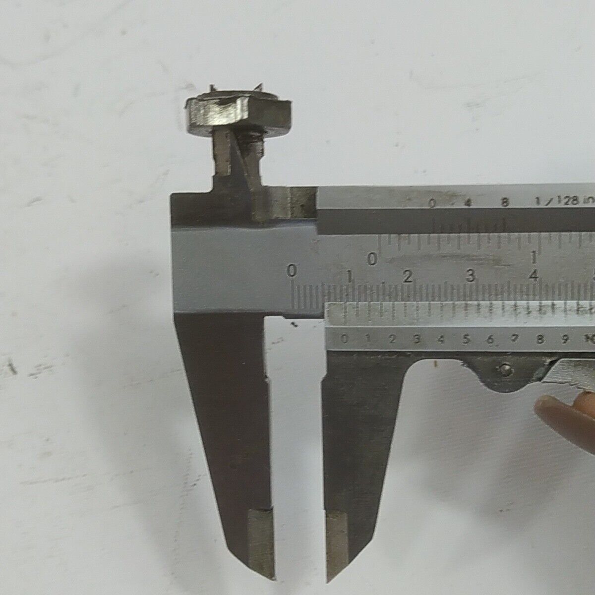 Ricambi usati per decespugliatore MCCULLOCH BP 38 AV DADO LATO TRASMISSIONE