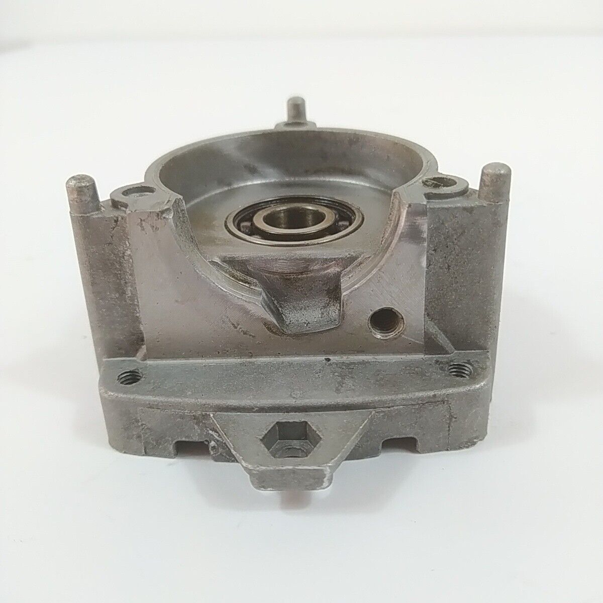 Ricambio per DECESPUGLIATORE ALPINA VIP 30 CARTER BASAMENTO MOTORE usato 