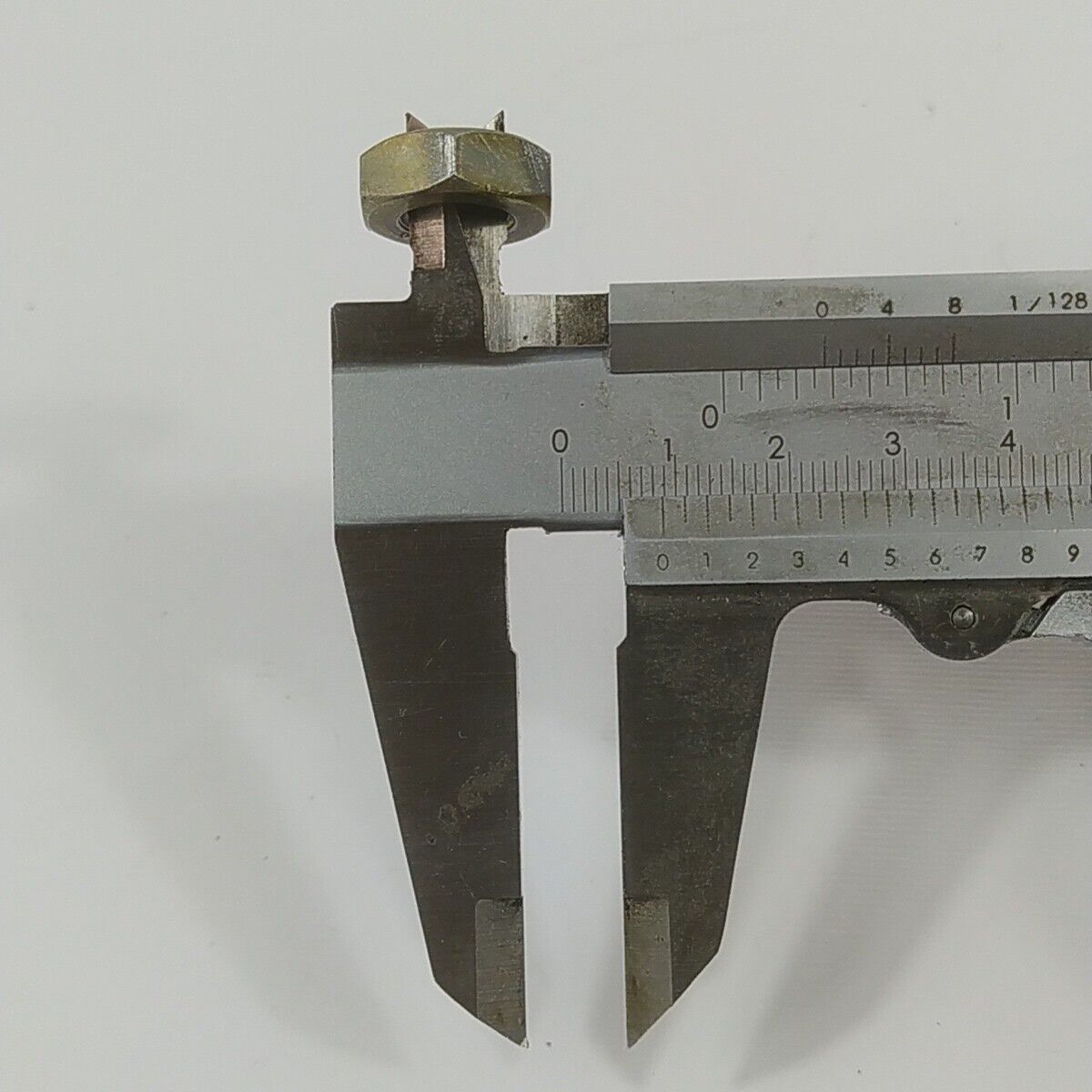 Ricambio DECESPUGLIATORE SHINDAIWA SK 45 F DADO bullone lato VOLANO usato