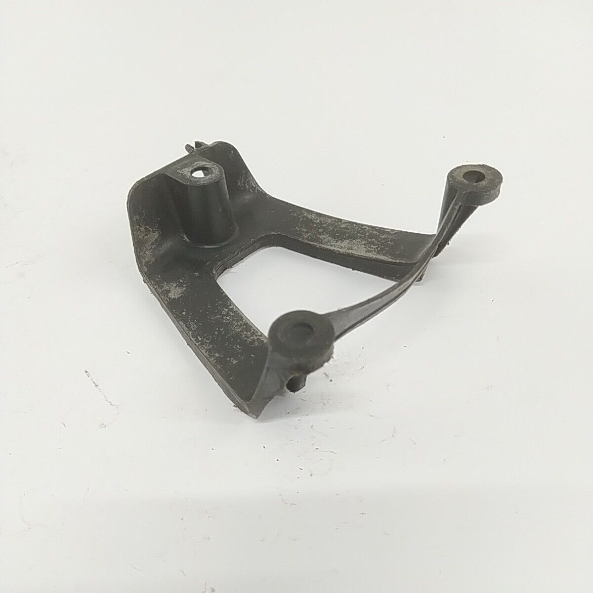 Ricambio usato STAFFA protezione SERBATOIO per decespugliatore KAWASAKI TG 33