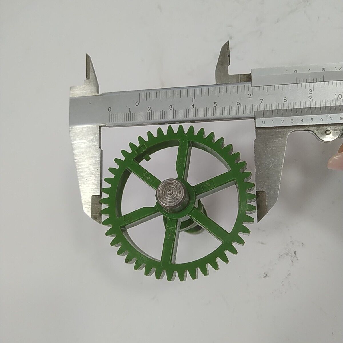 Ricambio ALBERO A CAMME MOTORE per tosaerba Briggs & Stratton 675 EXi usato