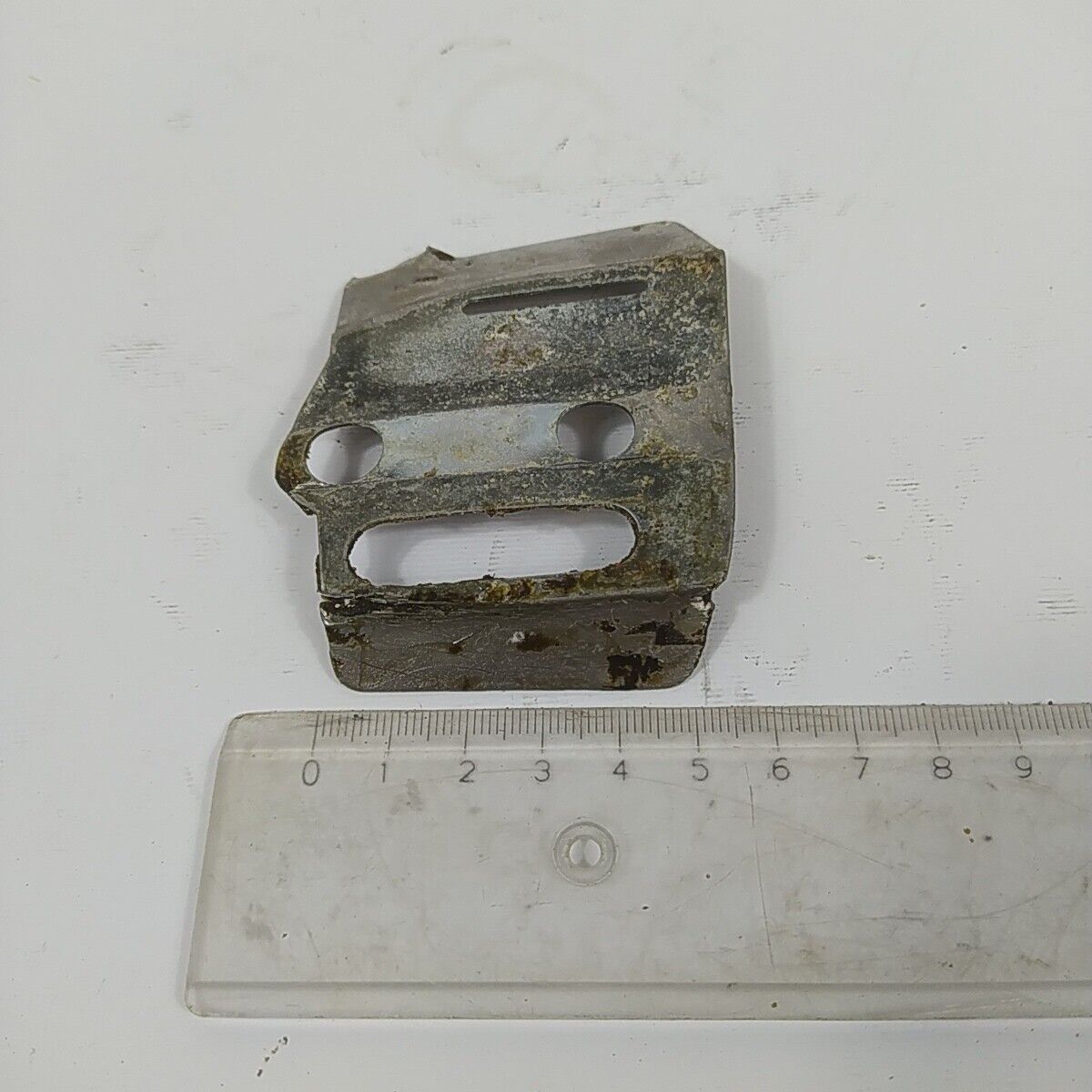 Ricambio per motosega OLEO-MAC 350 PIASTRINA REGISTRO E BARRA CATENA usato