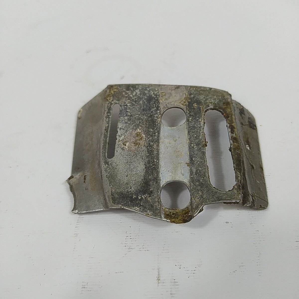 Ricambio per motosega OLEO-MAC 350 PIASTRINA REGISTRO E BARRA CATENA usato