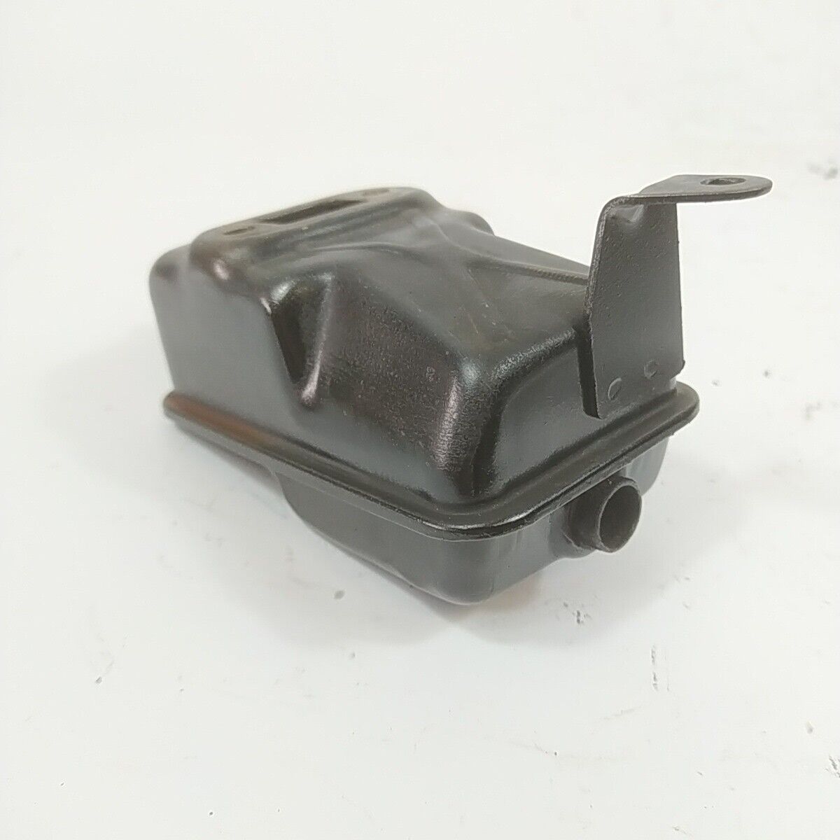 Ricambio MARMITTA SILENZIATORE usato per decespugliatore Komatsu ZENOAH G4K