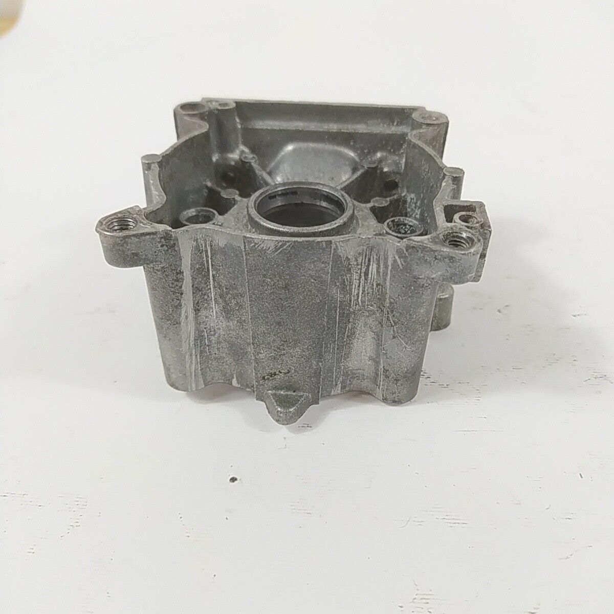 Ricambio CARTER BASAMENTO MOTORE usato per decespugliatore MITSUBISHI MARUYAMA