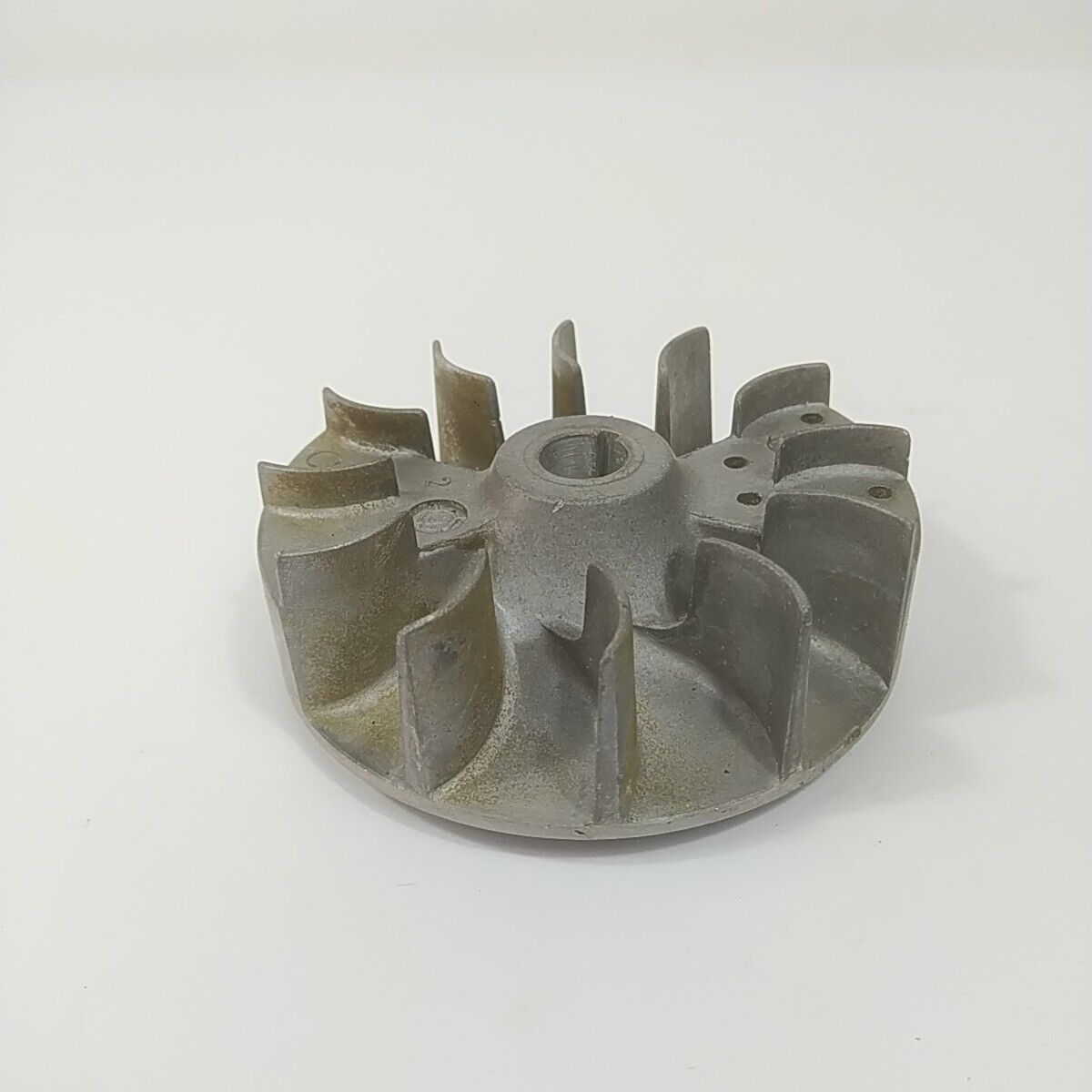 Ricambio VOLANO MAGNETICO DI AVVIAMENTO usato per decespugliatore Emak Efco 8425