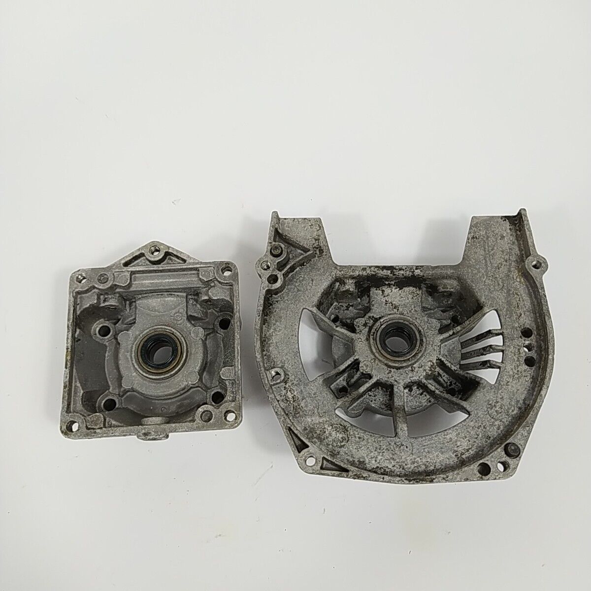 CARTER BASAMENTO CILINDRO EMAK decespugliatore EFCO OLEOMAC 8300  ricambi usati