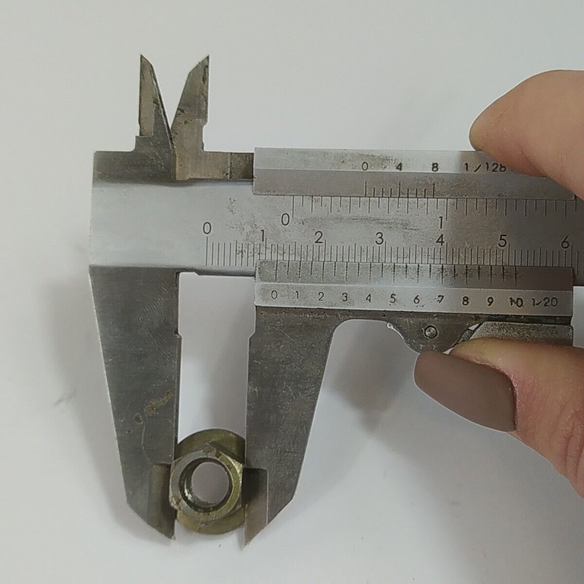 Ricambio DADO bullone ALBERO MOTORE usato per decespugliatore Komatsu ZENOAH G3K