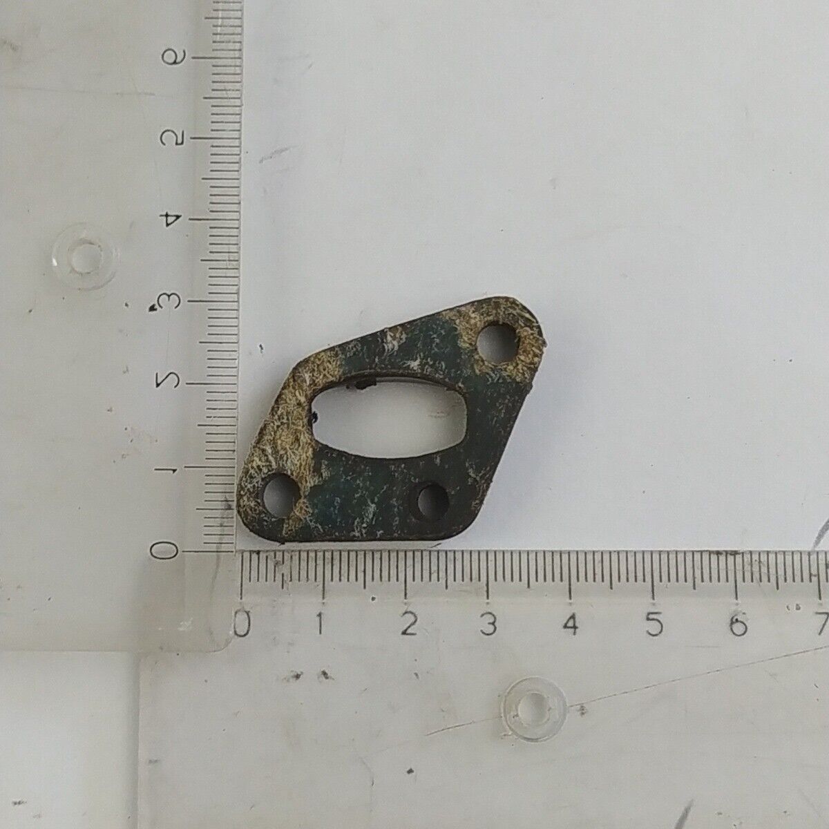 Ricambio FLANGIA RACCORDO CARBURATORE usato per decespugliatore MARUYAMA EA 320