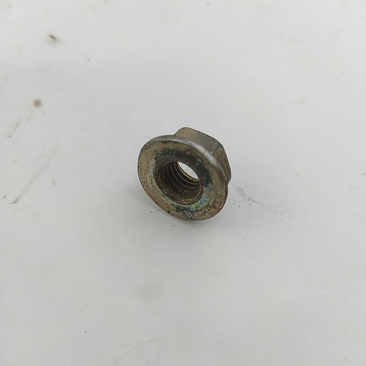 Ricambi DECESPUGLIATORE ALPINA star 41F DADO ALBERO lato volano avviamento usato