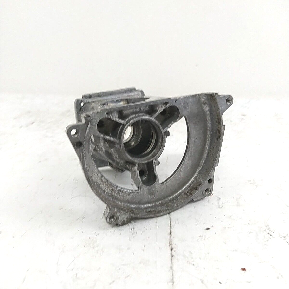 Ricambio CARTER BASAMENTO CILINDRO usato per decespugliatore MARUYAMA EA 320