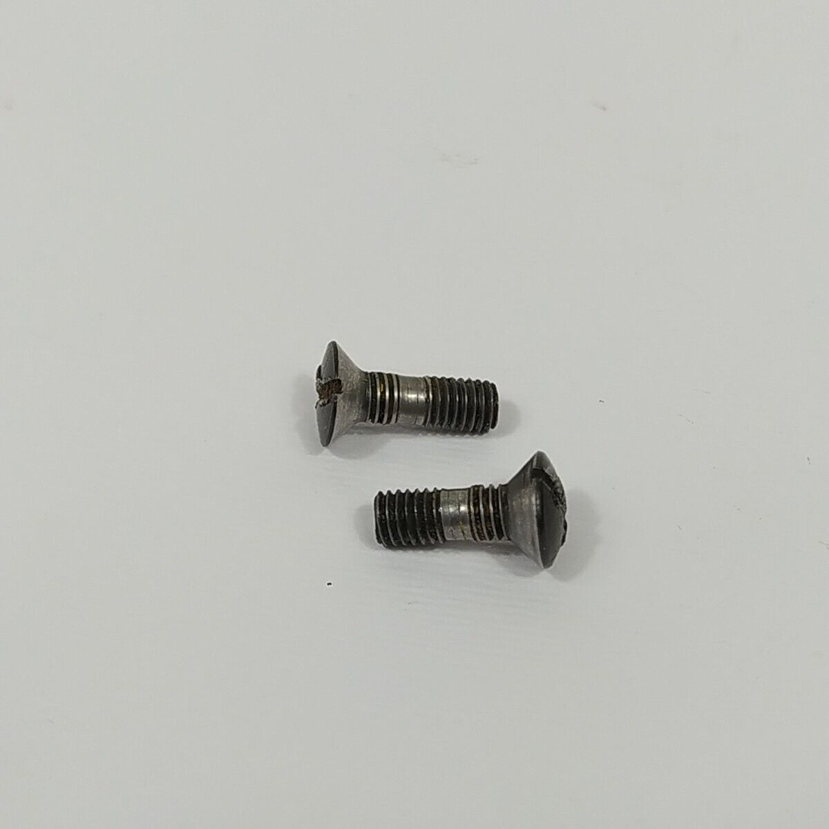 2 VITI BULLONI ARTIGLIO arpione per motosega ALPINA CASTOR 40 41 ricambi usati