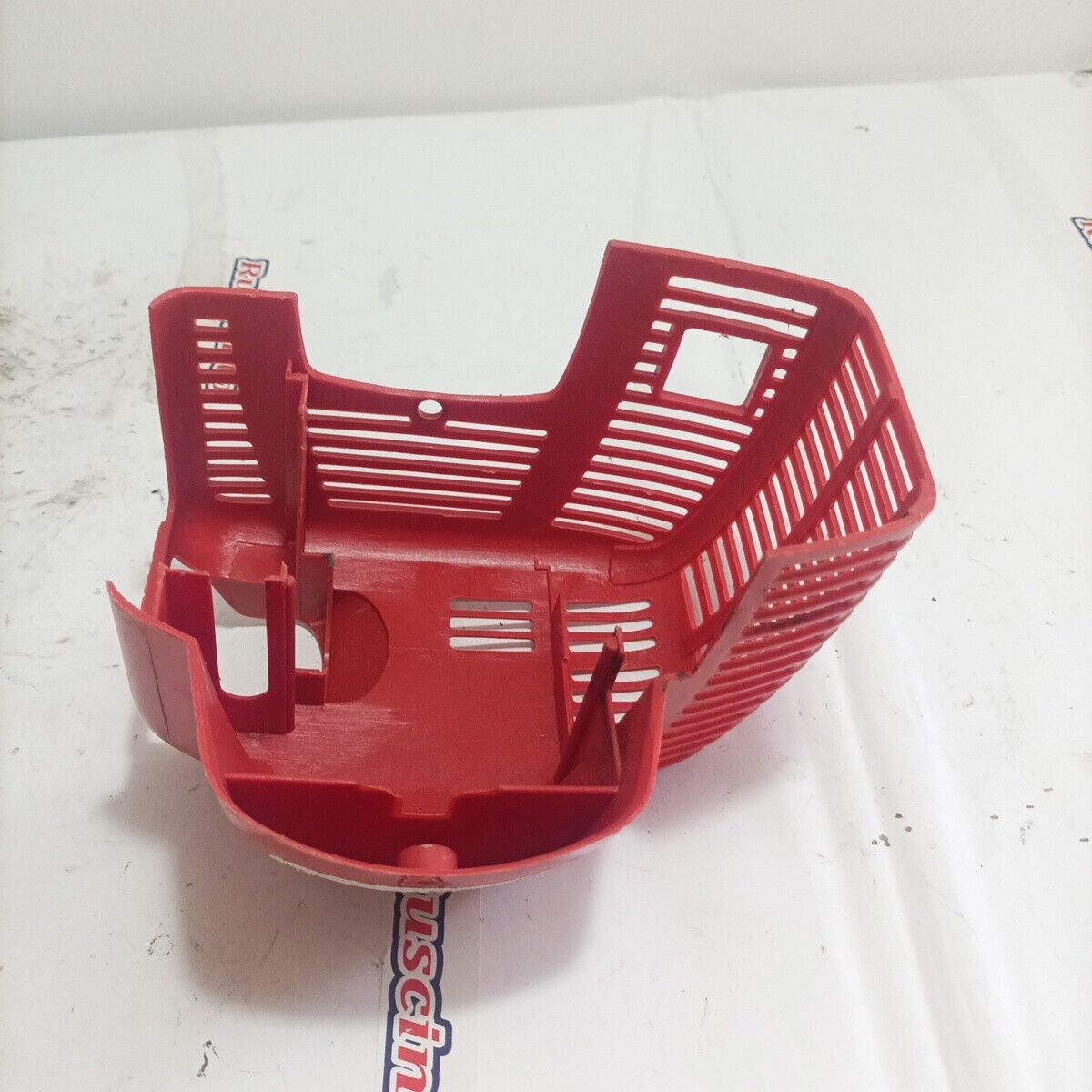 Ricambio COPERCHIO COPRI MOTORE Usato per decespugliatore SANDRIGARDEN GBL 26 