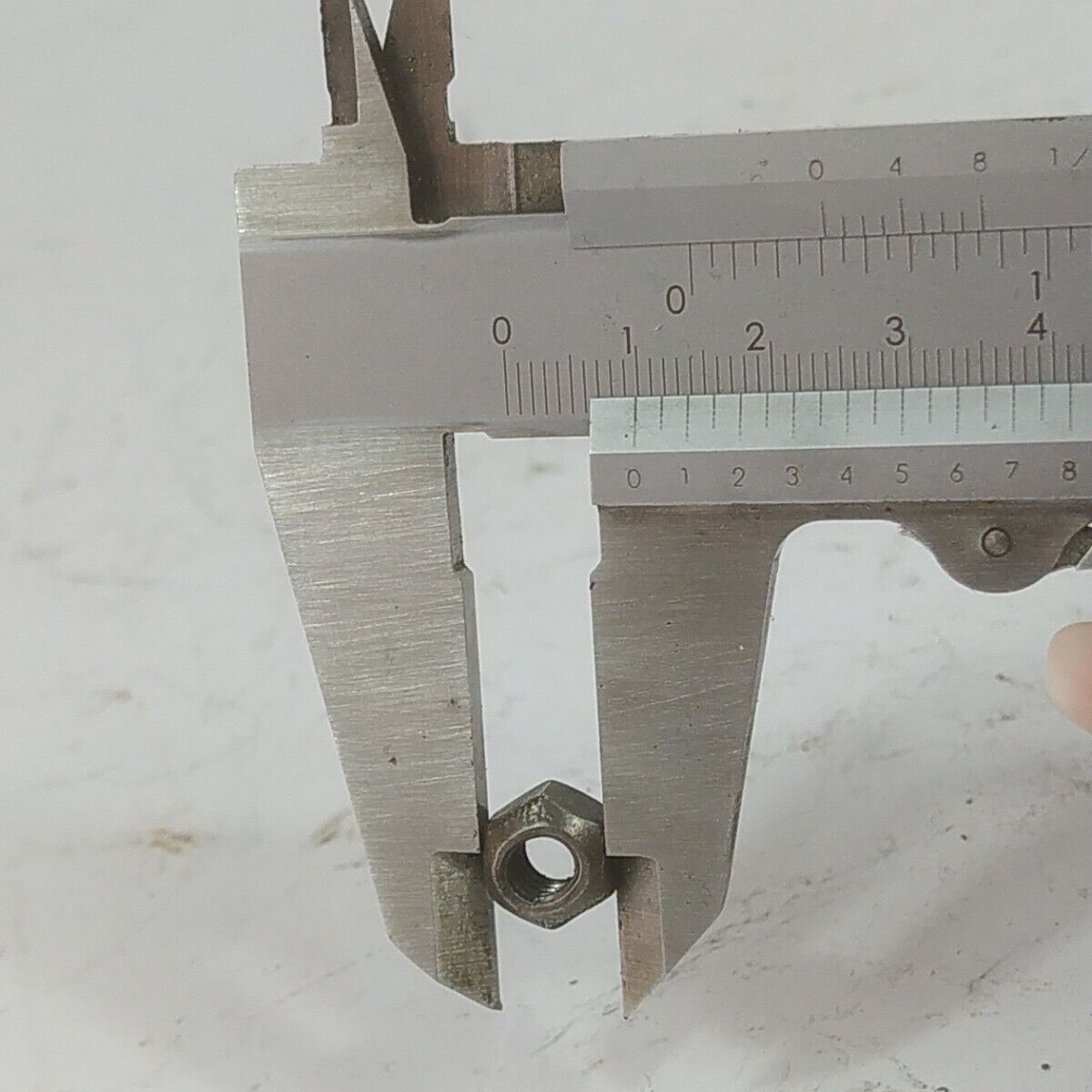 Ricambio per motosega STIHL 08 S VARIE VITI VITE BULLONE MOTORE ORIGINALE usato