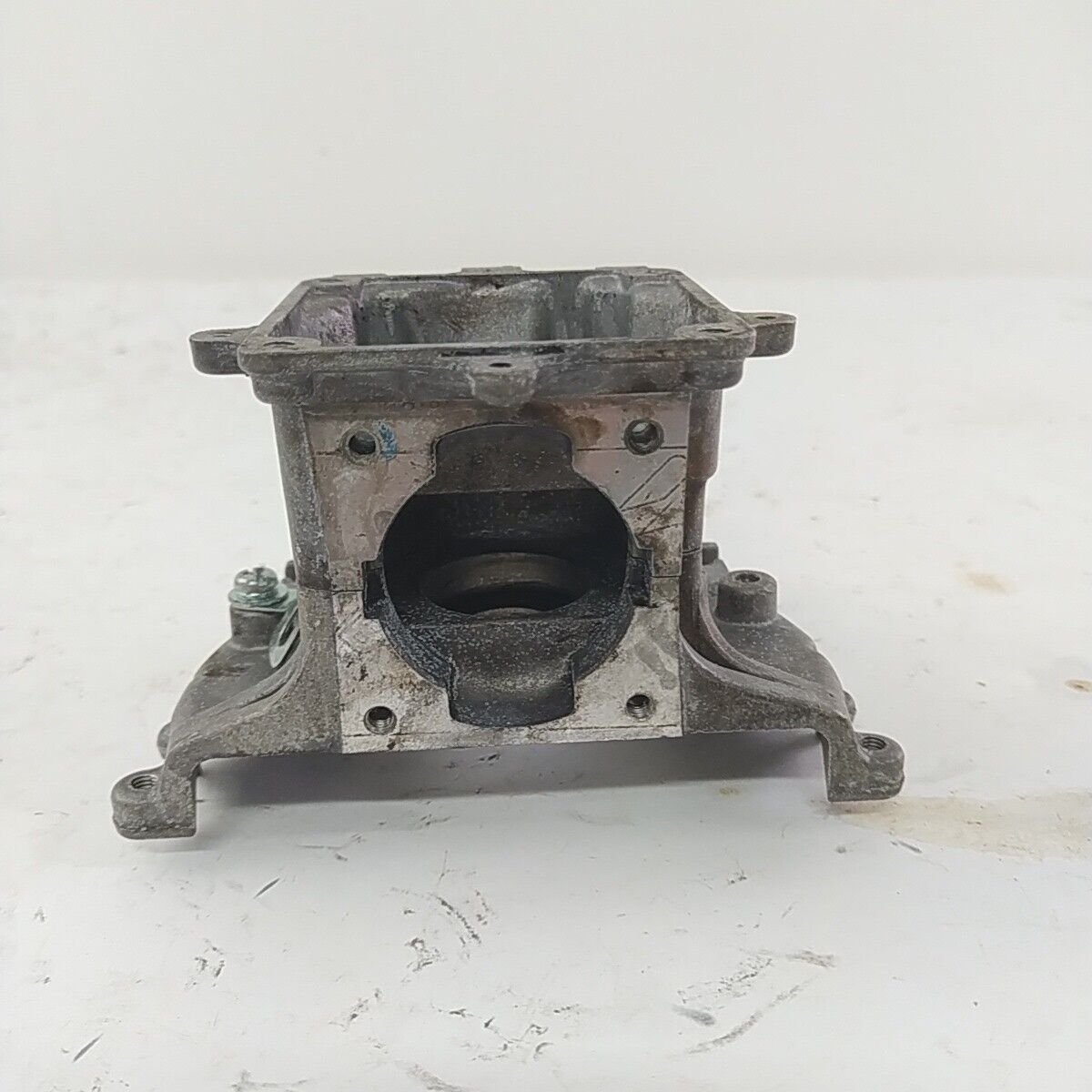 ricambio BASAMENTO CILINDRO motore usato per decespugliatore KAWASAKI TD 33