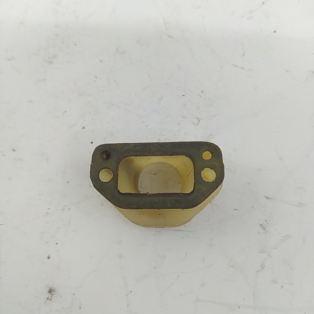 Ricambio usato FLANGIA COLLETTORE CARBURATORE per MOTOSEGA Echo 330 EVL
