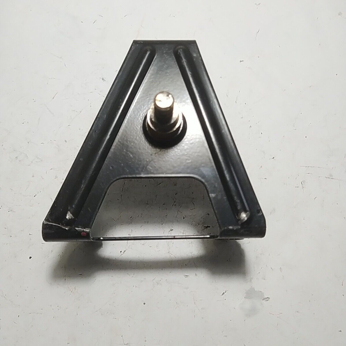 Ricambio STAFFA MOTORE A ZAINO Usato per decespugliatore Mcculloch ELITE 3800