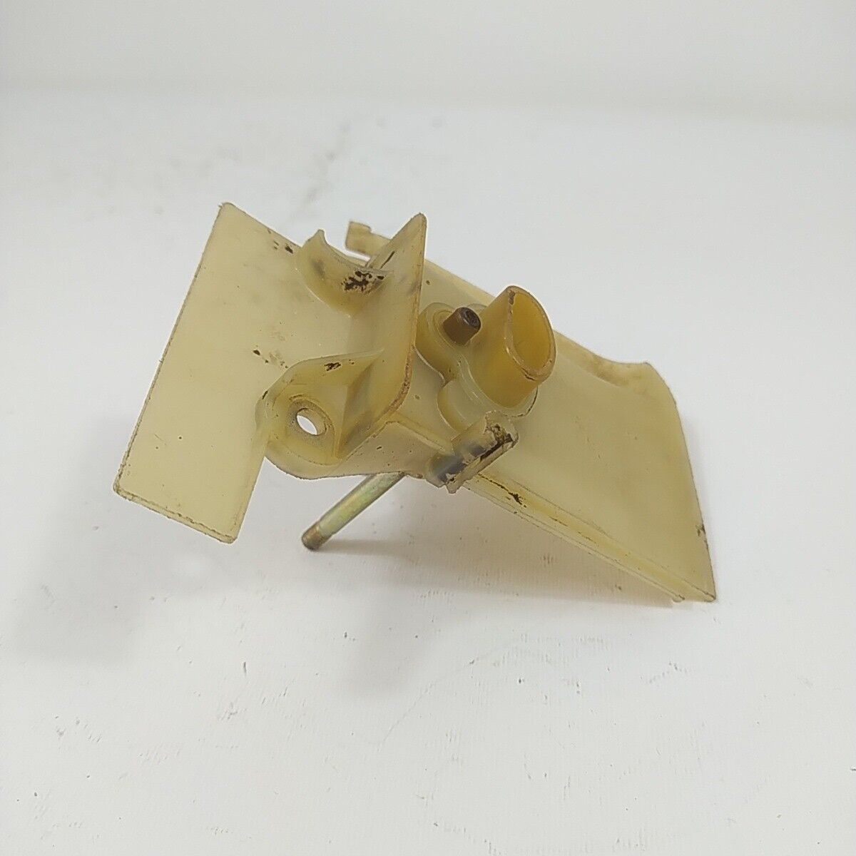 Ricambio per decespugliatore STIHL FS 120 FLANGIA SUPPORTO CARBURATORE usato