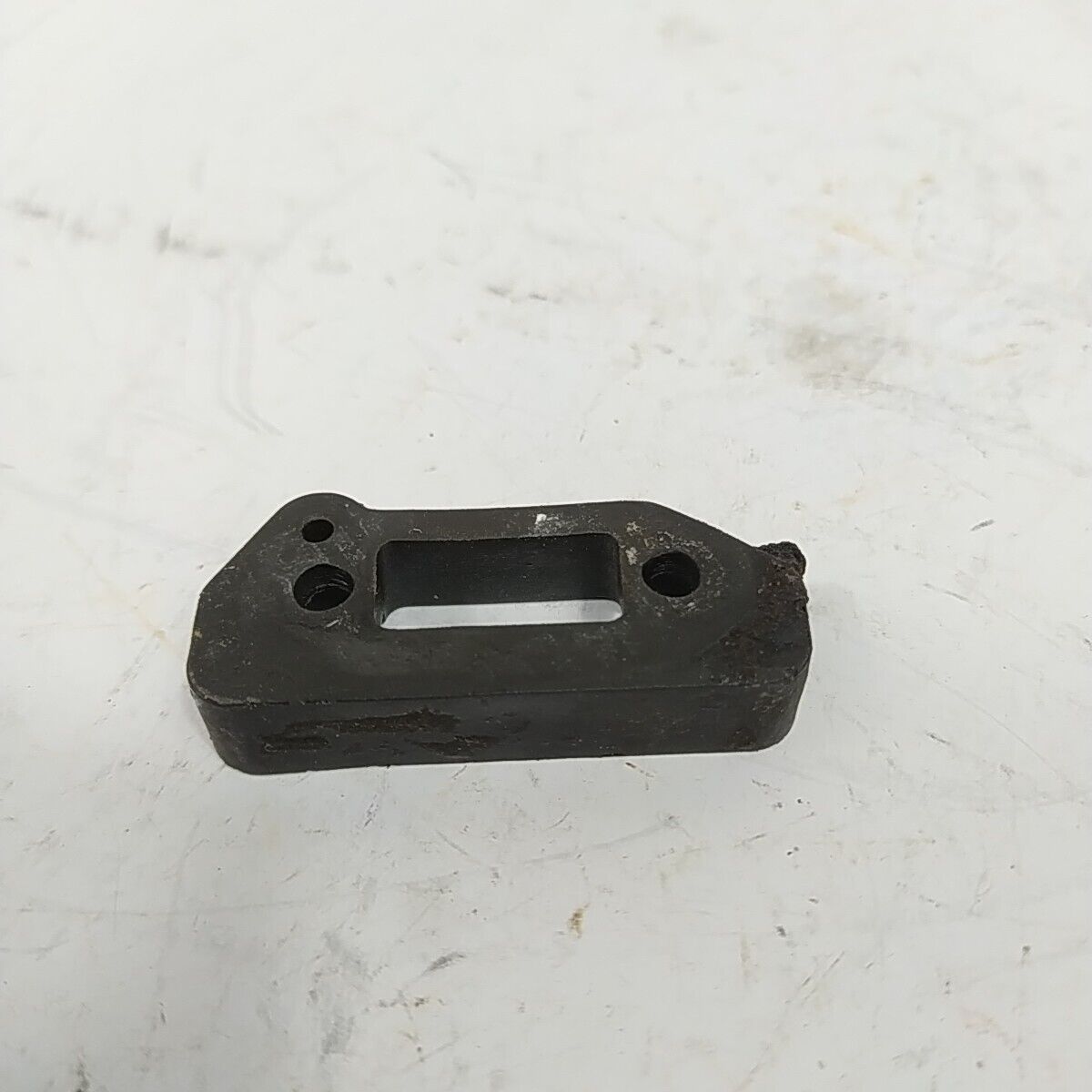 ricambio usato FLANGIA COLLETTORE CARBURATORE per motosega CASTOR CP70 ALPINA 60