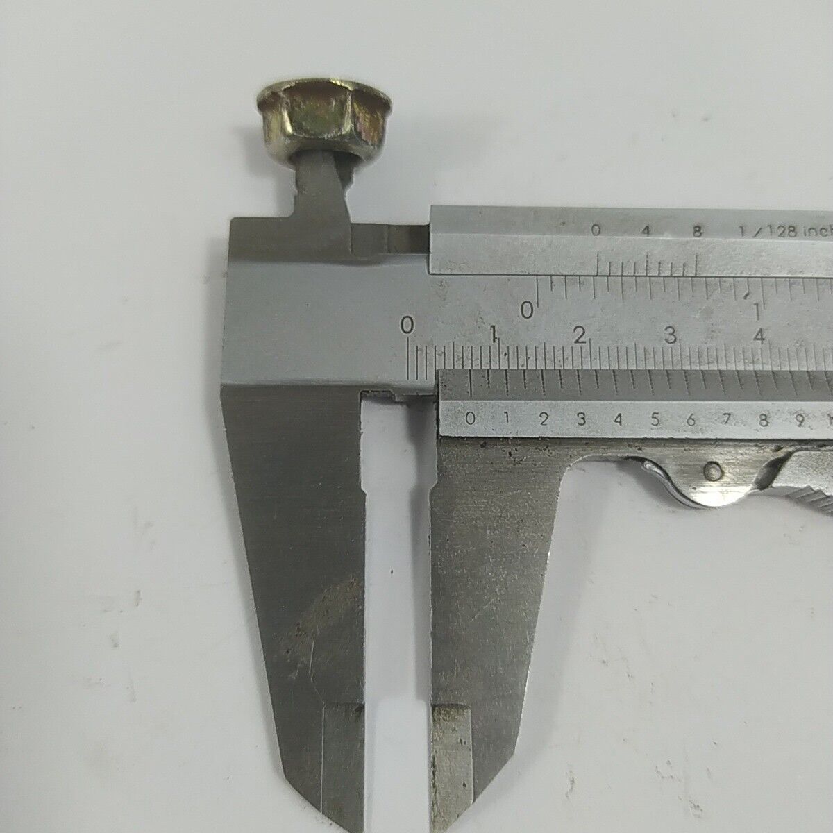 Ricambio DADO BULLONE VOLANO Usato per decespugliatore Mcculloch ELITE 3000