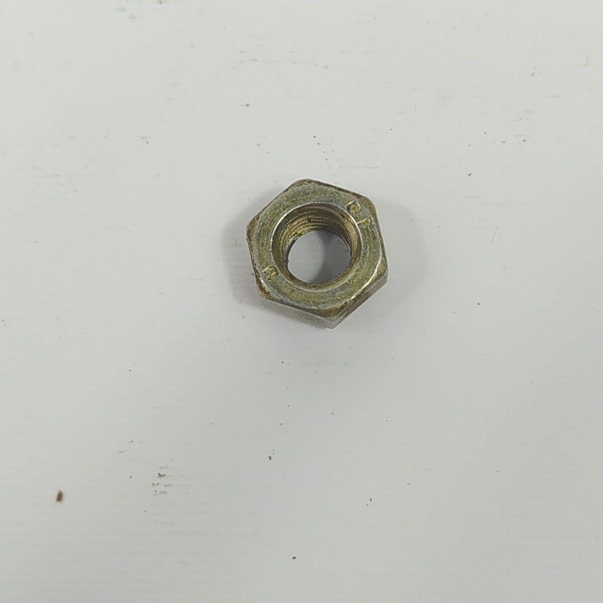 Ricambio per motosega CASTOR ALPINA 450 DADO BULLONE VOLANO DI AVVIAMENTO Usato