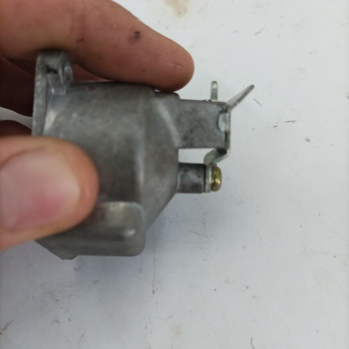 ricambio VASCHETTA CARBURATORE BENZINA usato per decespugliatore KAWASAKI TD 33
