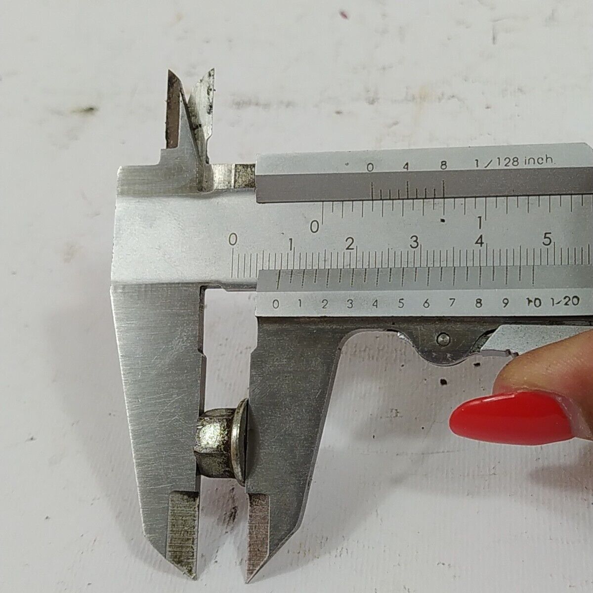 DADI dado bullone ALBERO MOTORE originale per MOTOSEGA OLEOMAC 240 ricambi usati
