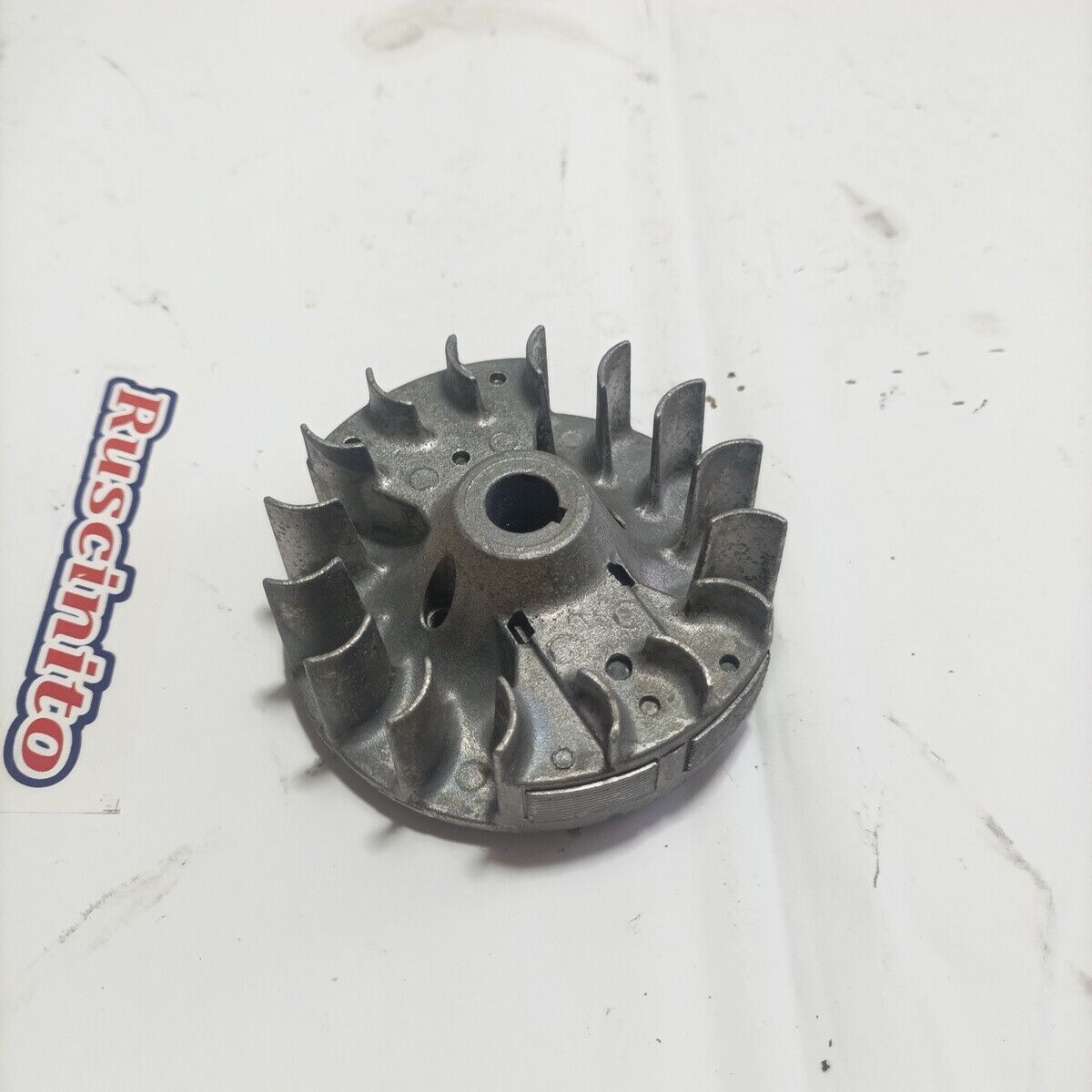 Ricambio VOLANO ACCENSIONE AVVIAMENTO Usato decespugliatore SANDRIGARDEN GBL 26 