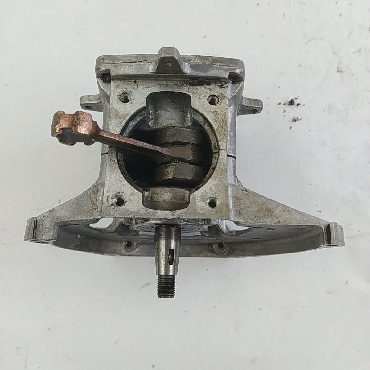 Ricambio CARTER BASAMENTO CILINDRO Usato per decespugliatore Komatsu ZENOAH G4K