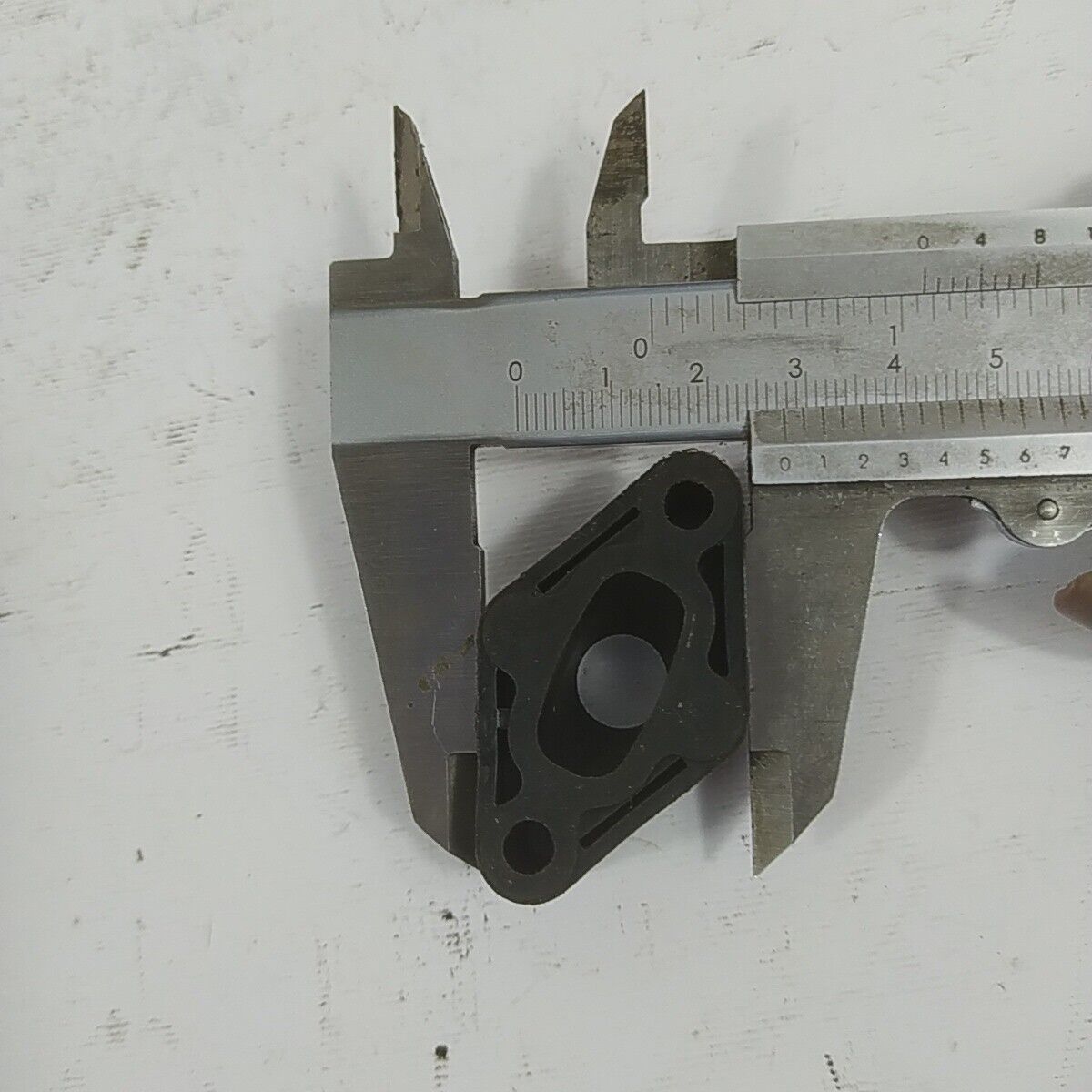 Ricambi usati per decespugliatore MCCULLOCH BP 38 FLANGIA COLLETTORE CARBURATORE