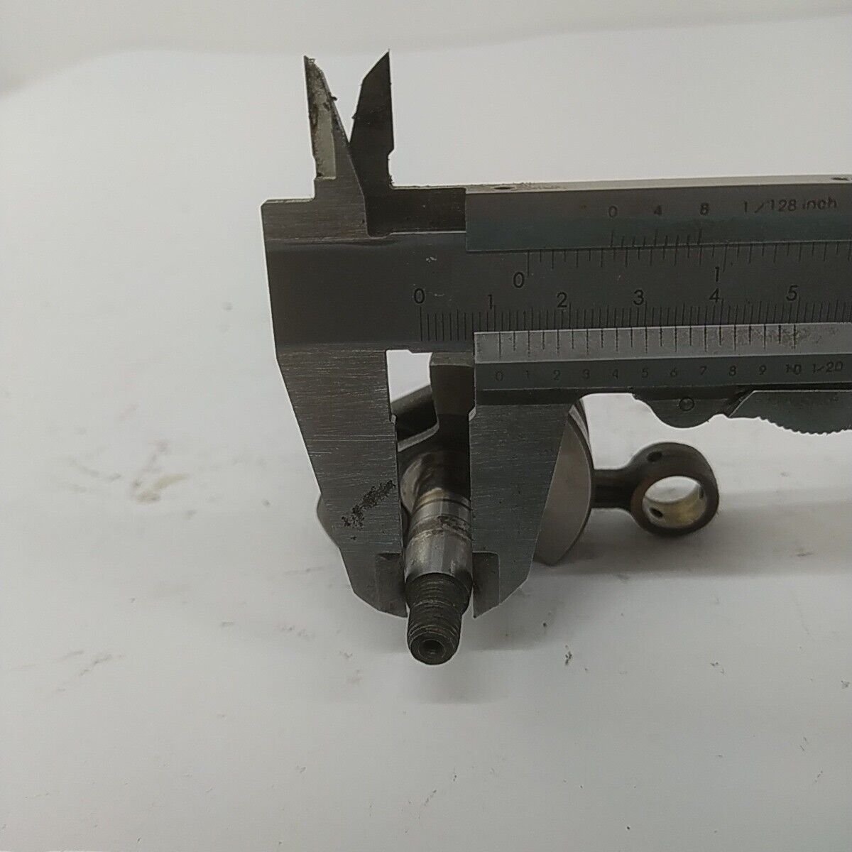 Ricambio usato ALBERO MOTORE originale per decespugliatore KAWASAKI TG 33