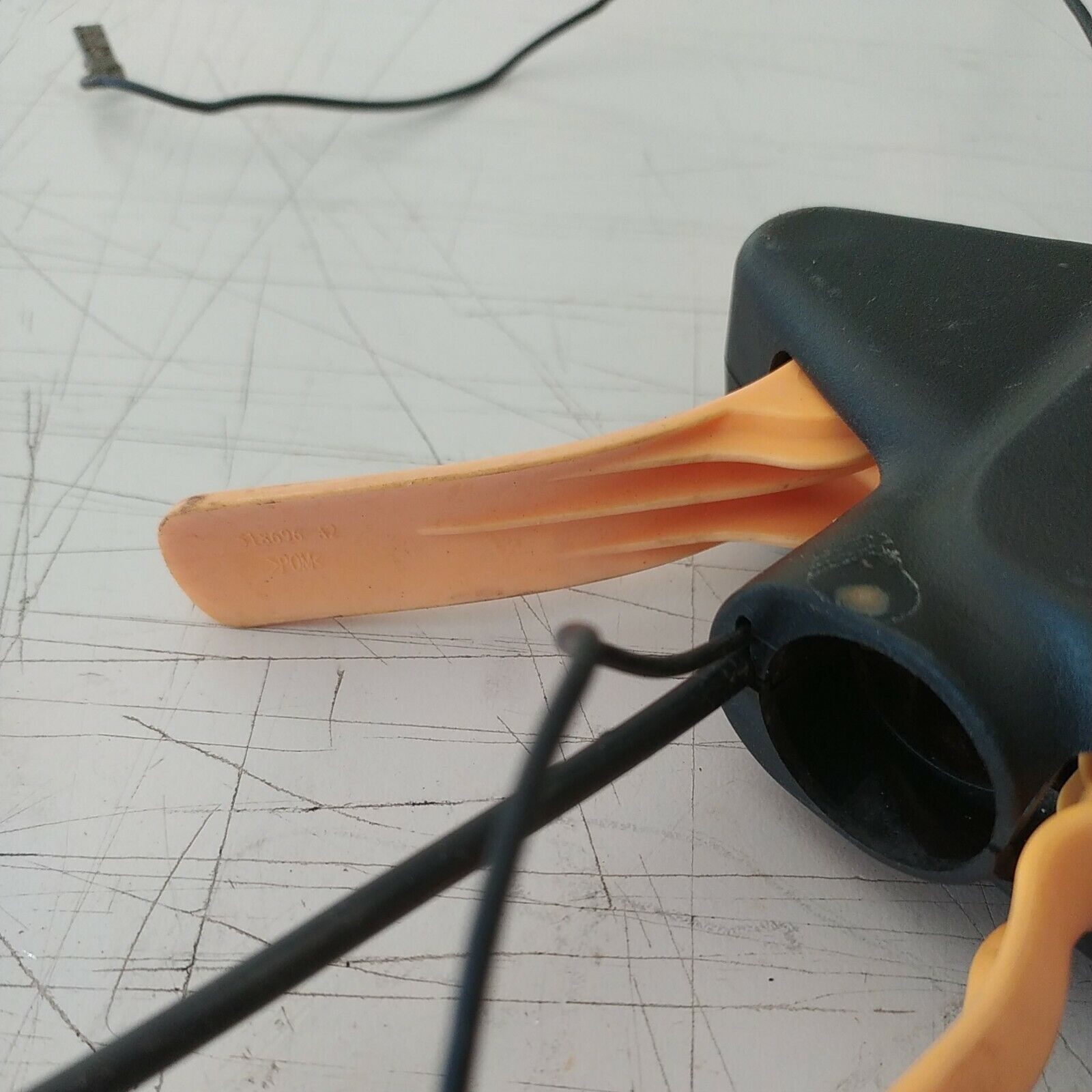 COMANDO IMPUGNARA GAS D26 PER DECESPUGLIATORE HOMELITE MIGHTY LITE 26 VT HLT26CD