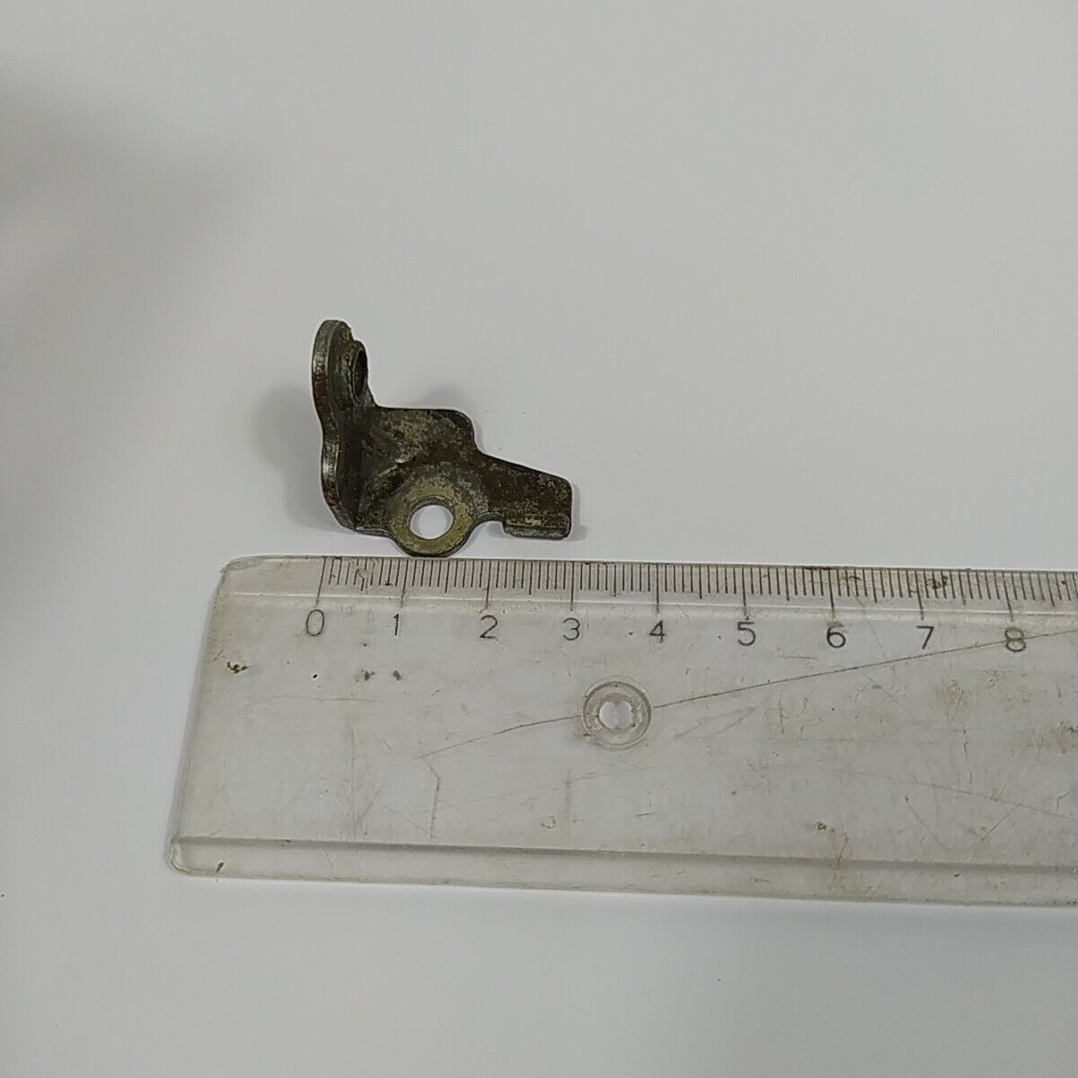 Ricambio MANIGLIA IMPUGNATURA 25 usato per DECESPUGLIATORE MCCULLOCH GT 50