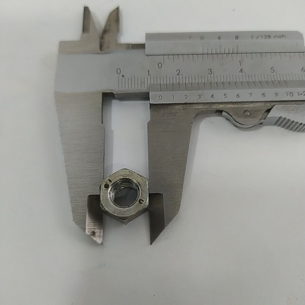MOTOSEGA CASTOR CP 361 ricambio DADO BULLONE VOLANO ALBERO MOTORE  Usato