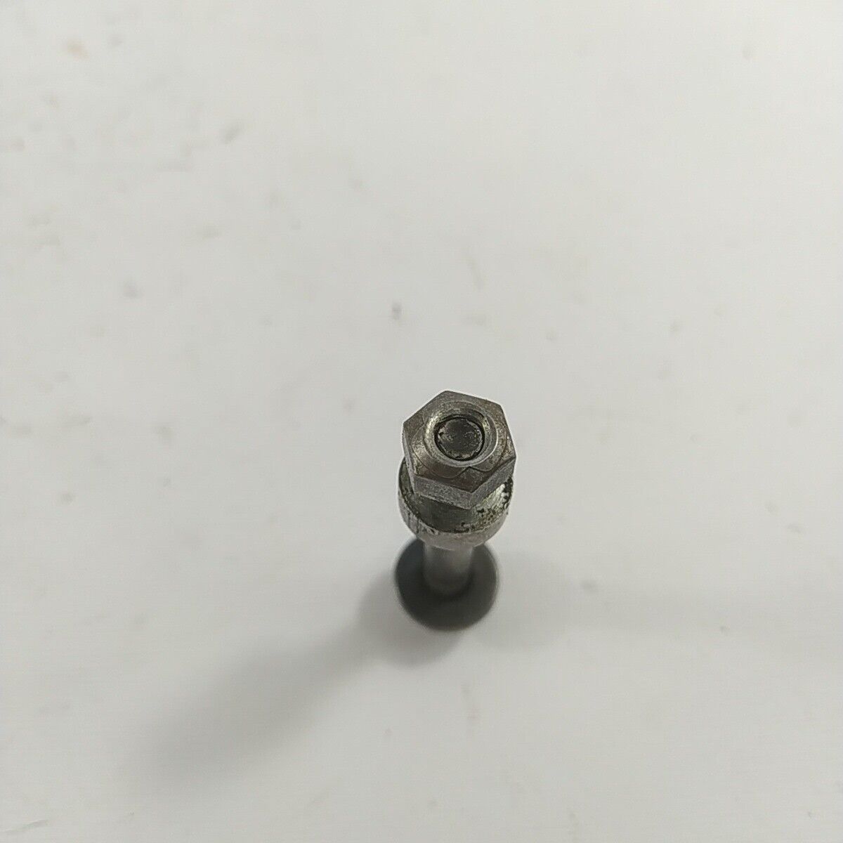 ricambio PERNO VITE SUPPORTO MANIGLIA MANICO motosega ALPINA CASTOR 41 40 usati