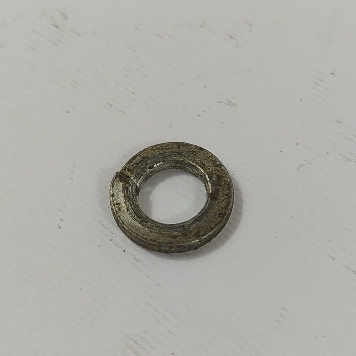 Ricambio DECESPUGLIATORE kawasaki kt 17 DADO BULLONE FERMO VOLANO ALBERO usato