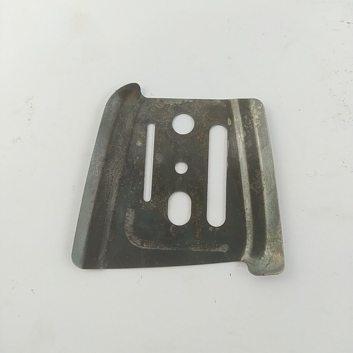 Ricambio usato DADO E PIASTRA GUIDA BARRA per MOTOSEGA Echo 330 EVL