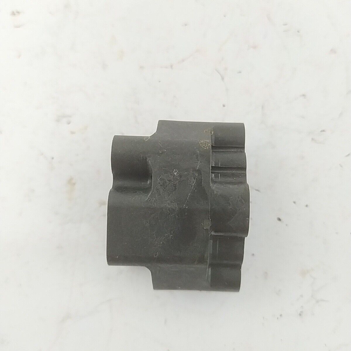Ricambi FLANGIA COLLETTORE CARBURATORE usati decespugliatore Komatsu ZENOAH G5K
