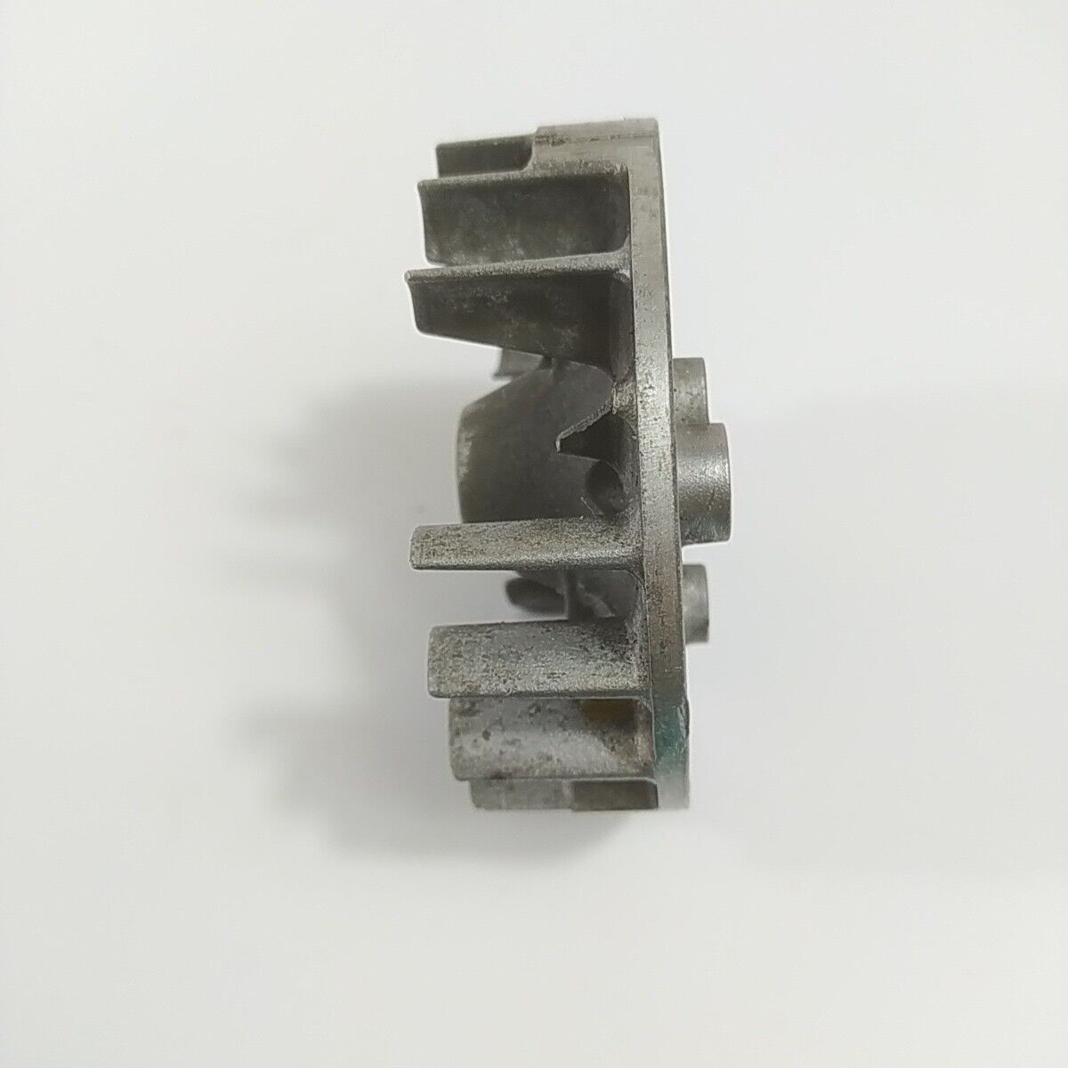 Ricambio VOLANO DI AVVIAMENTO usato decespugliatore Komatsu ZENOAH G3K IKE