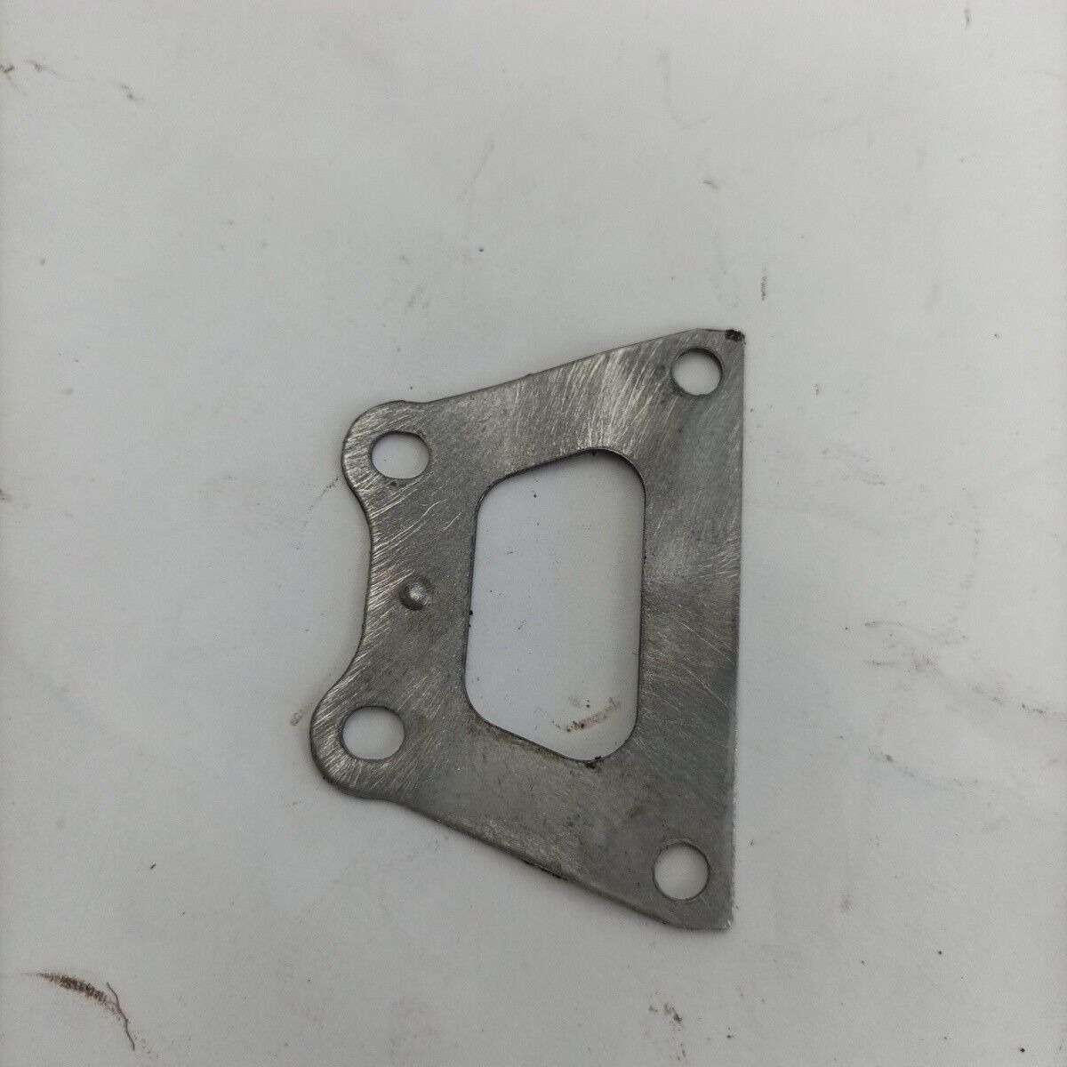 ricambio STAFFA MOTORE  SERBATOIO usato per decespugliatore KAWASAKI TD 33