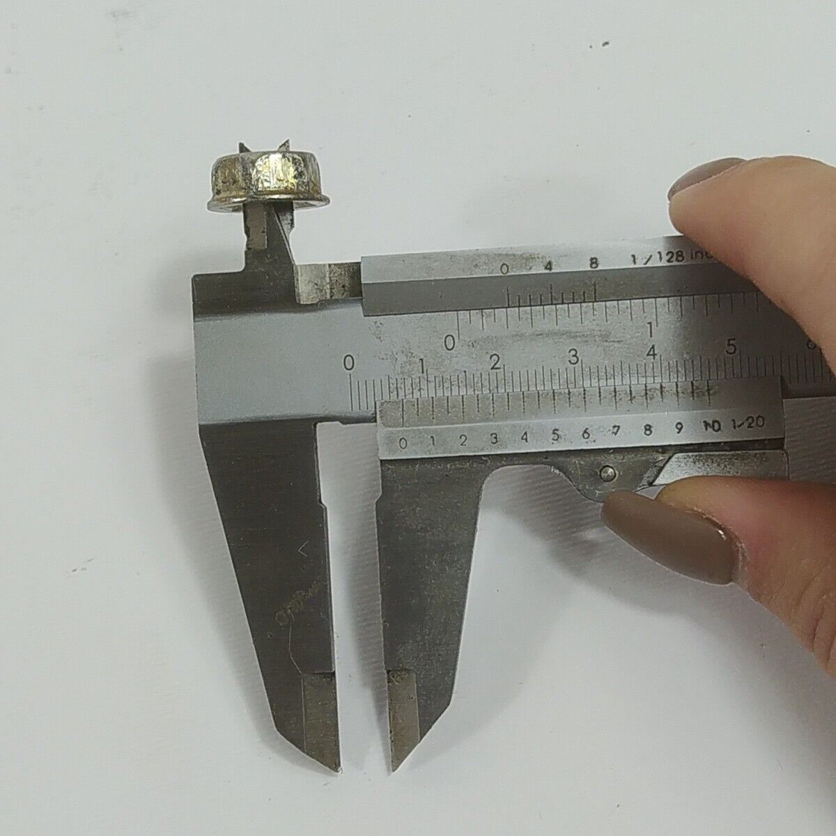 Ricambi usati per decespugliatore MCCULLOCH BP 38 AV DADO LATO VOLANO 