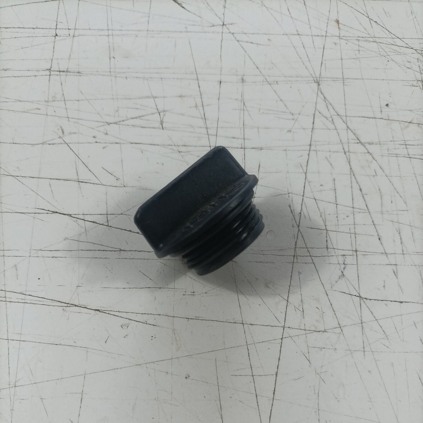 MOTOSEGA OLEOMAC OM 251 TAPPO serbatoio CARBURANTE MISCELA ricambi usati