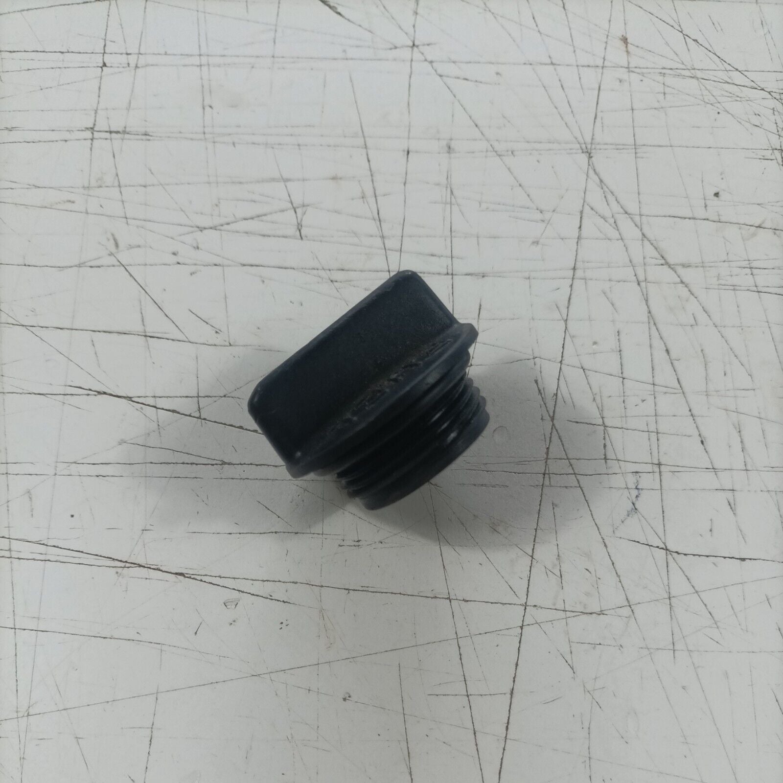 MOTOSEGA OLEOMAC OM 251 TAPPO serbatoio CARBURANTE MISCELA ricambi usati